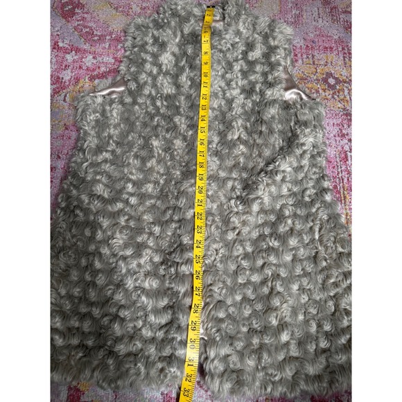 Gray Faux Fur Curly Vest Women's Size L‎ - Picture 6 of 7